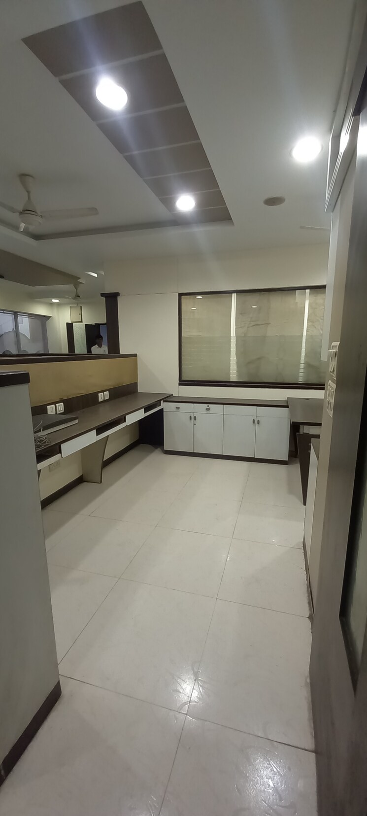 Team Area, navrangpura Commercial Office Space 1100 Sq.Ft. In Navrangpura Ahmedabad 9435139