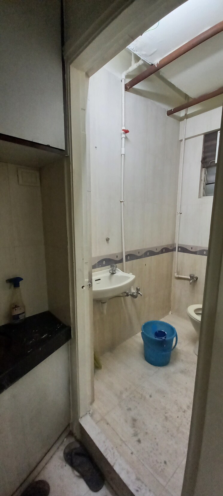 Bathroom, navrangpura Commercial Office Space 1100 Sq.Ft. In Navrangpura Ahmedabad 9435139