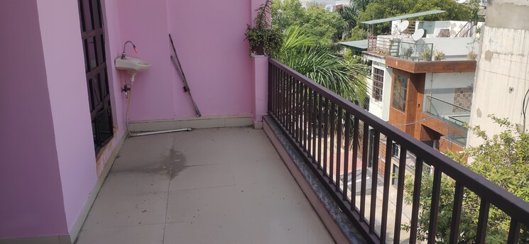Balcony, dayal bagh 5 Bedroom 160 Sq.Yd. Independent House In Dayal Bagh Agra 9435149