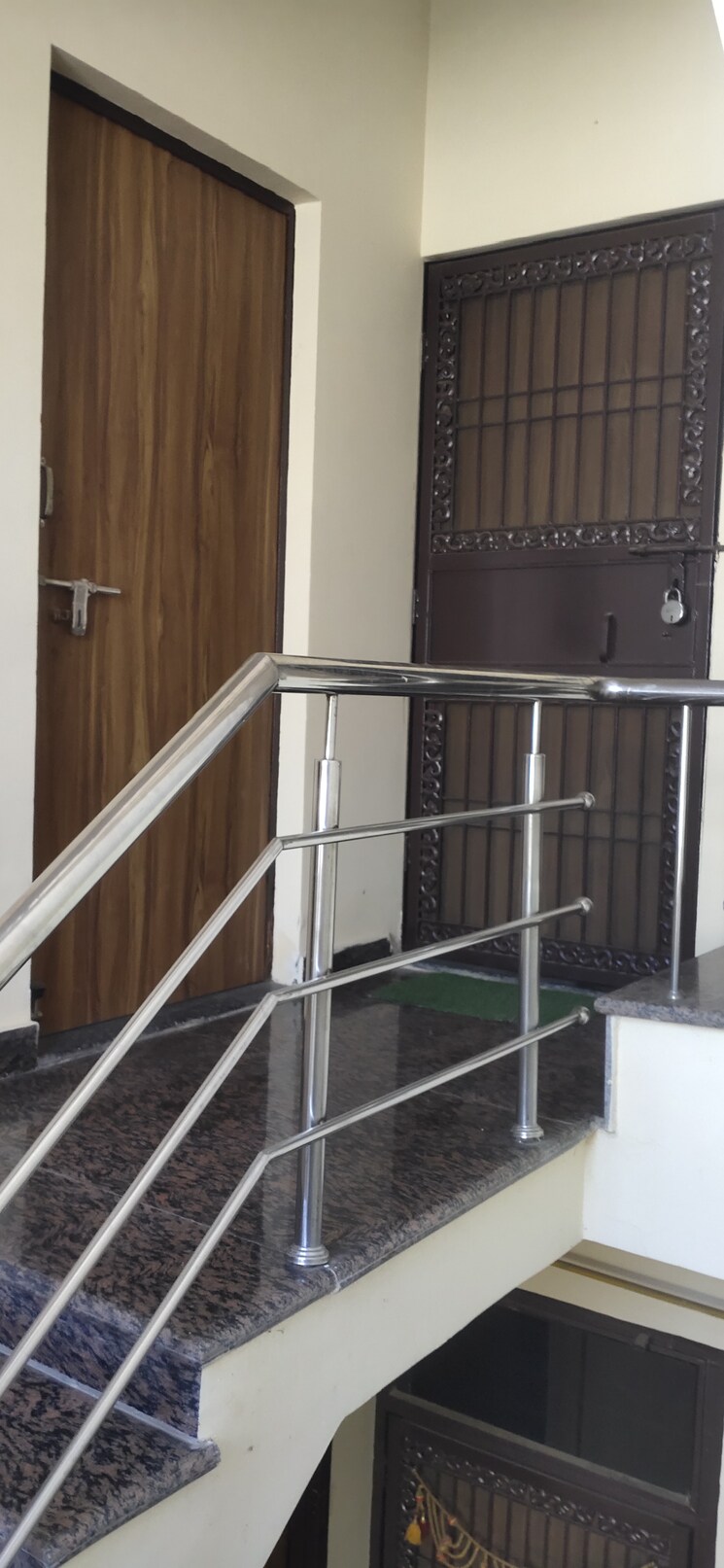 undefined, dayal bagh 5 Bedroom 160 Sq.Yd. Independent House In Dayal Bagh Agra 9435149