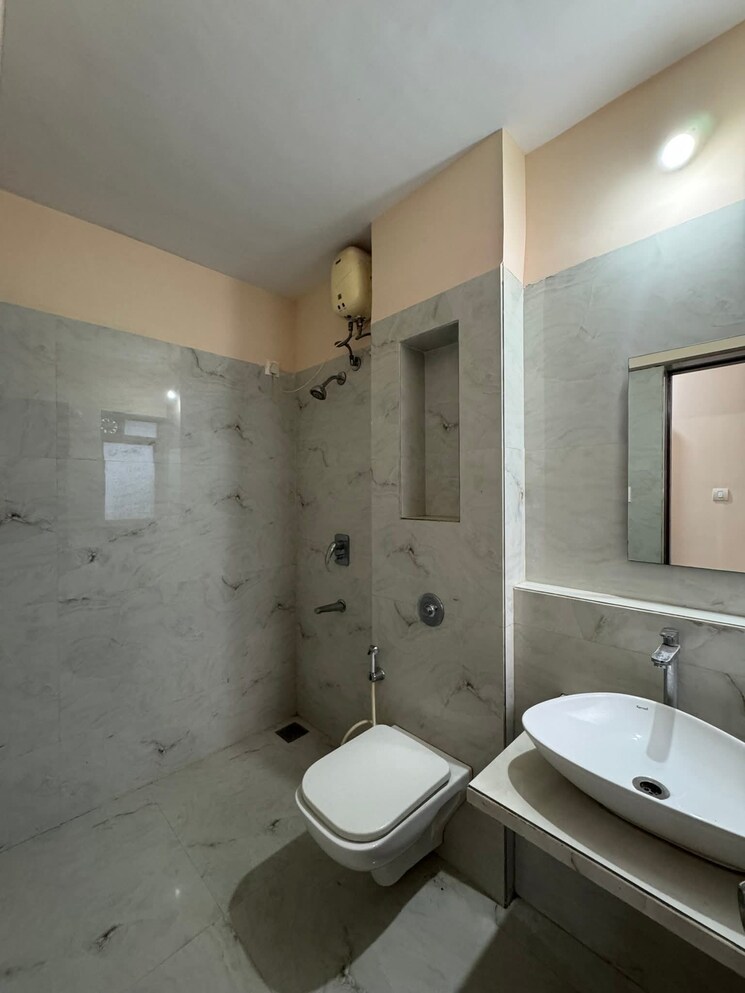Bathroom, lodha-splendora 3 Bedroom 1200 Sq.Ft. Apartment In Ghodbunder Road Thane 9435156
