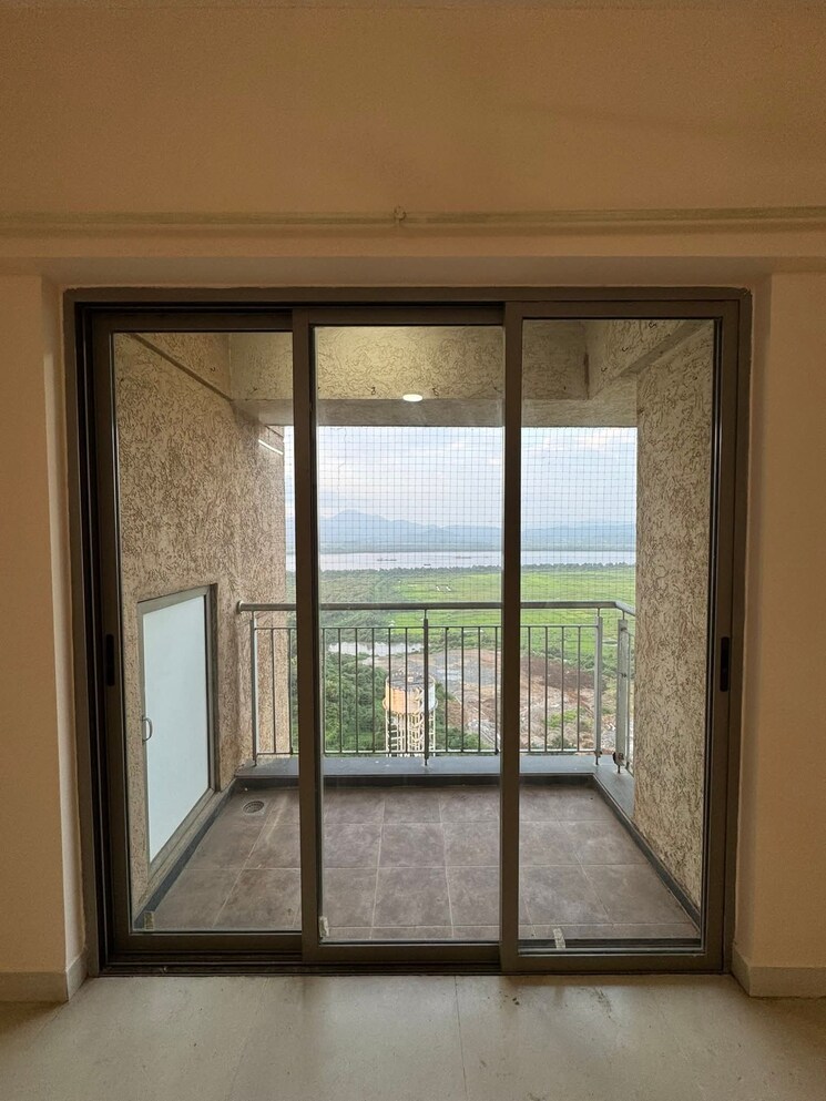 Balcony, lodha-splendora 3 Bedroom 1200 Sq.Ft. Apartment In Ghodbunder Road Thane 9435156