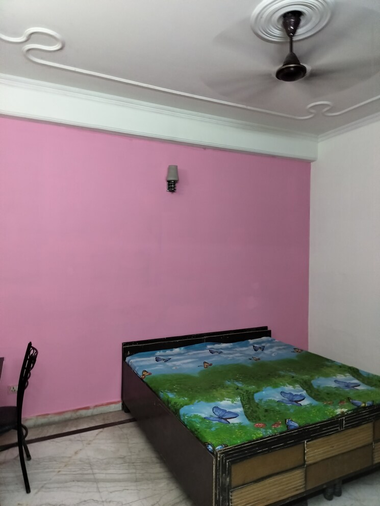 Bedroom, sector 71 Pg For Girls In Sector 71 9435173