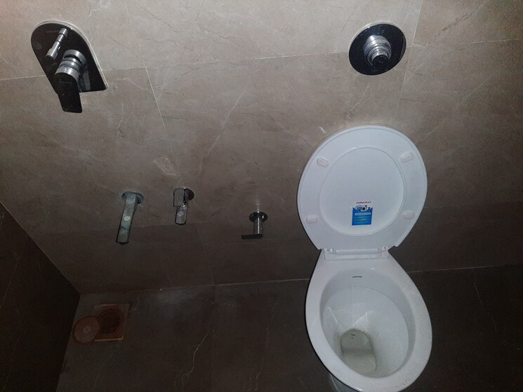 Bathroom, raunak-heights 1 Bedroom 405 Sq.Ft. Apartment In Ghodbunder Road Thane 9435172