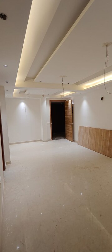 Room in 4 BHK Builder Floor at Mehrauli – for Sale