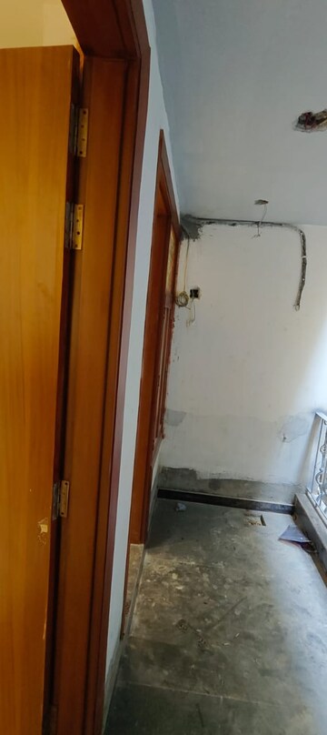 Furnished Amenities in 4 BHK Builder Floor at Mehrauli – for Sale