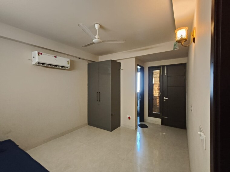 Room, mehrauli 3 Bedroom 1300 Sq.Ft. Builder Floor In Mehrauli Delhi 9435215