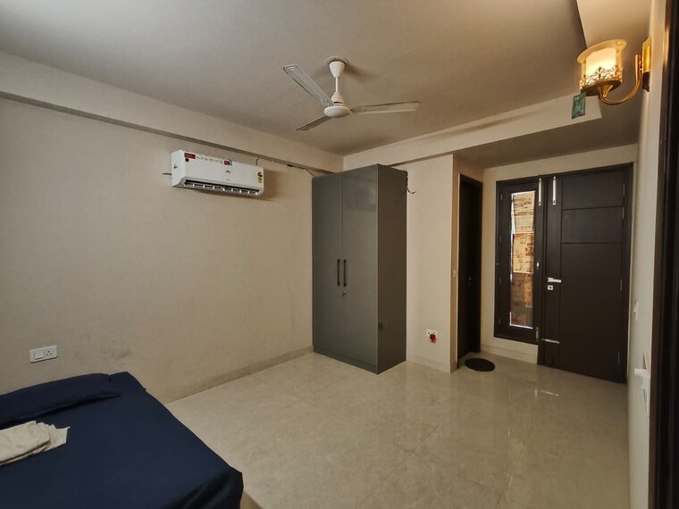 Room, mehrauli 3 Bedroom 1300 Sq.Ft. Builder Floor In Mehrauli Delhi 9435215