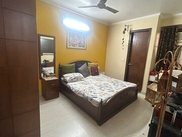 Bedroom in 3 BHK Builder Floor at Mehrauli – for Sale