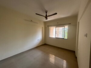 Room in 2 BHK Apartment at B.U.Bhandari Everglade, Kharadi – for Rent