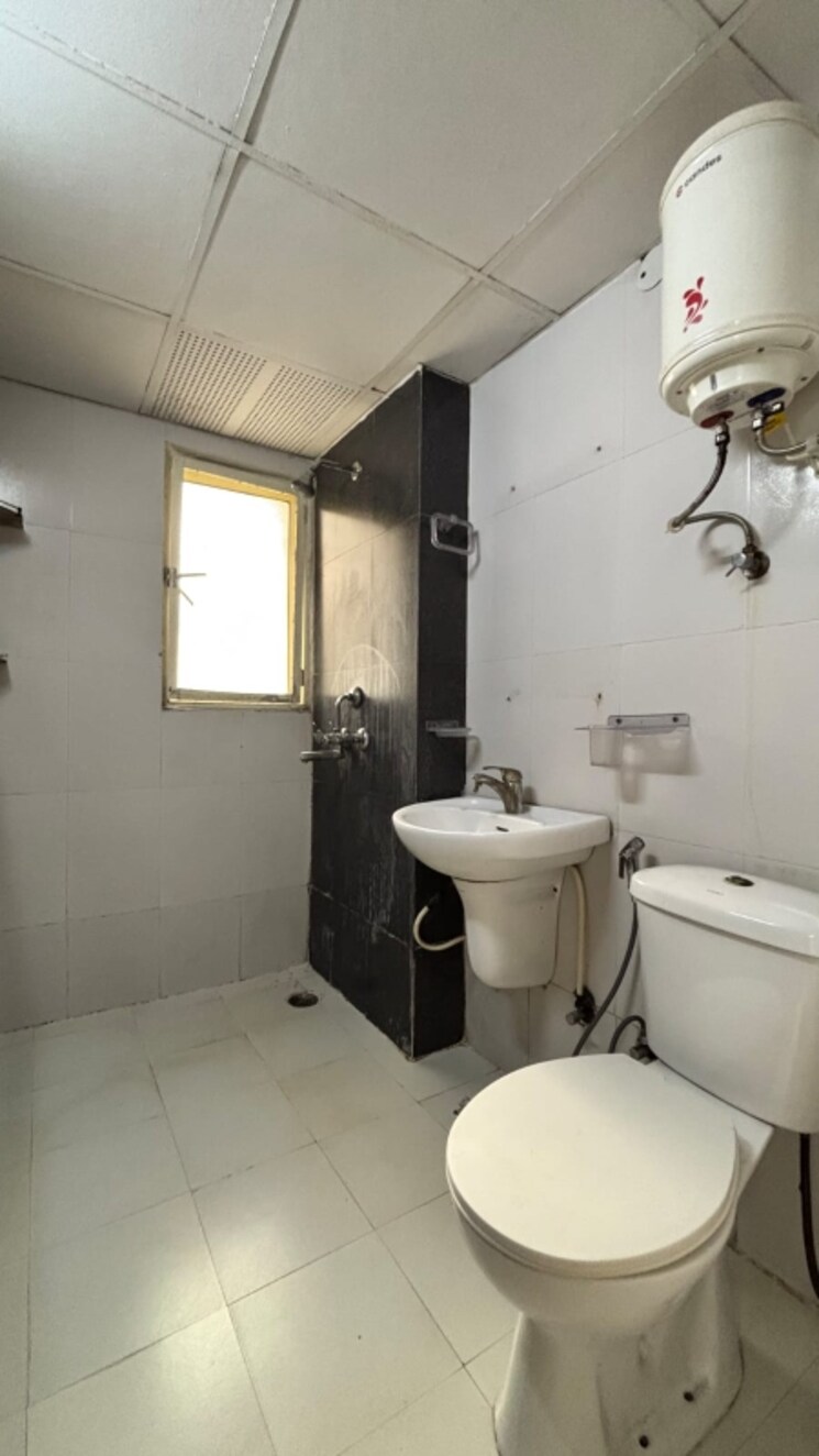Bathroom, jm-orchid 2 Bedroom 1147 Sq.Ft. Apartment In Sector 76 Noida 9435252