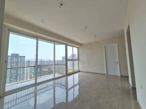 Room in 3.5 BHK Apartment at Indiabulls One Indiabulls, Pokhran Road No Two – for Rent