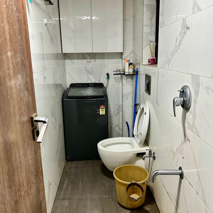 Bathroom, jyoti-tower-andheri-west 2 Bedroom 750 Sq.Ft. Apartment In Dn Nagar Mumbai 9435270