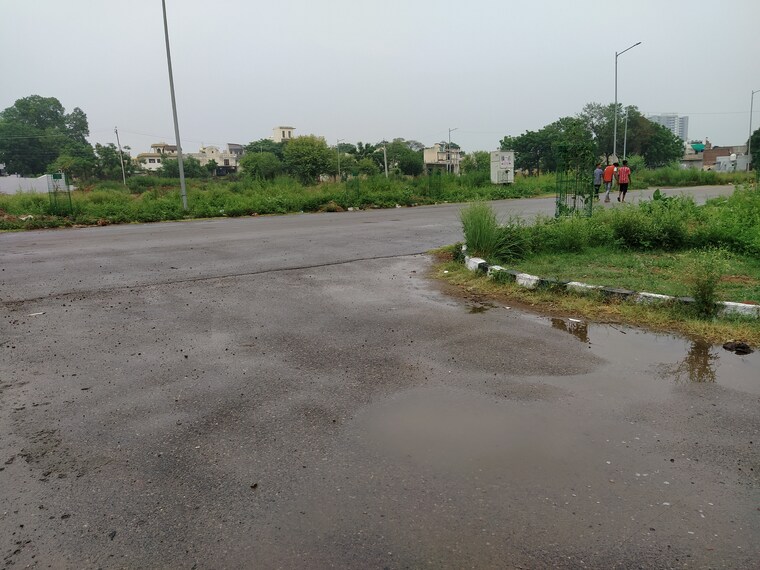 undefined, altus-prime  230 Sq.Yd. Plot In North Mullanpur Chandigarh 9435282