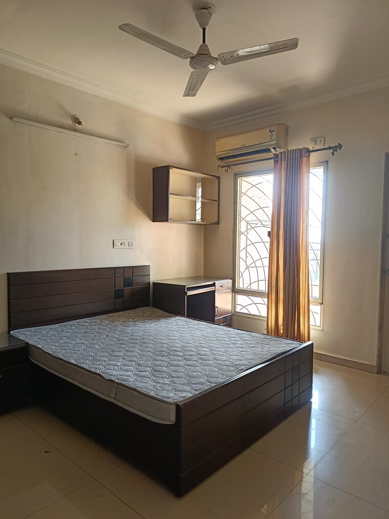 Master Bedroom, naiknavare-victoria-garden 3 Bedroom 1500 Sq.Ft. Apartment In Kalyani Nagar Pune 9435284
