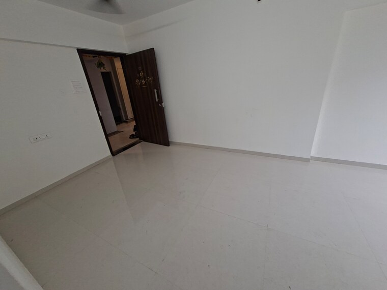 Room, shri-siddhivinayak-chs-haware 1 Bedroom 560 Sq.Ft. Apartment In Haware City Thane 9435303
