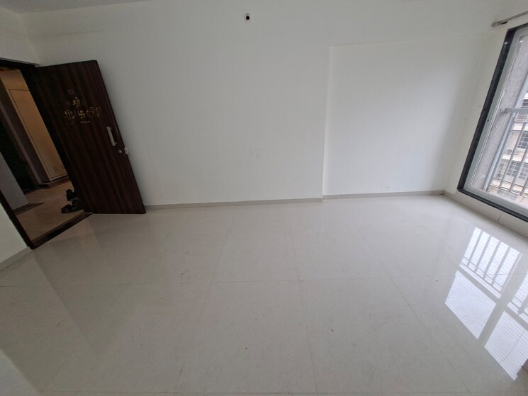 Room, shri-siddhivinayak-chs-haware 1 Bedroom 560 Sq.Ft. Apartment In Haware City Thane 9435310