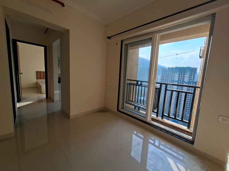 Room, thane west Pg For Boys & Girls In Thane West 9435316