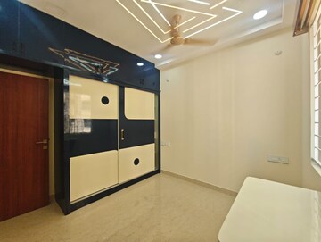 Room in 3 BHK Apartment at Aurobindo The Regent, Kondapur – for Rent