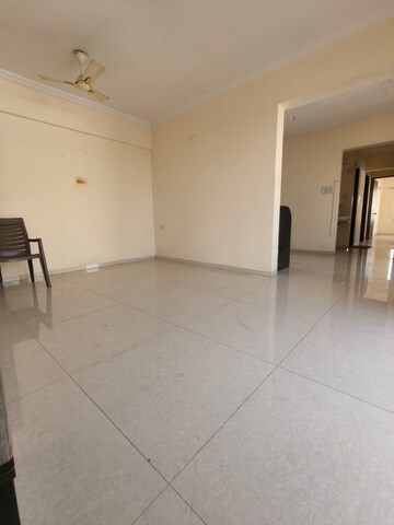 Room in 2.5 BHK Apartment at Sukhwani Elmwood, Pimple Saudagar – for Rent