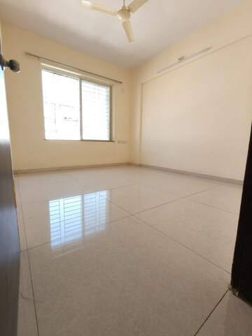 Room in 2.5 BHK Apartment at Sukhwani Elmwood, Pimple Saudagar – for Rent