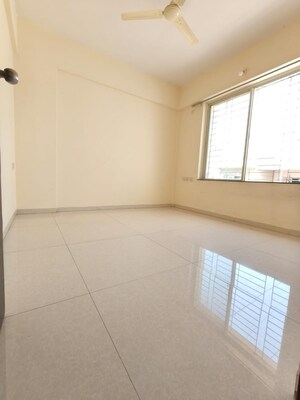 Room in 2.5 BHK Apartment at Sukhwani Elmwood, Pimple Saudagar – for Rent