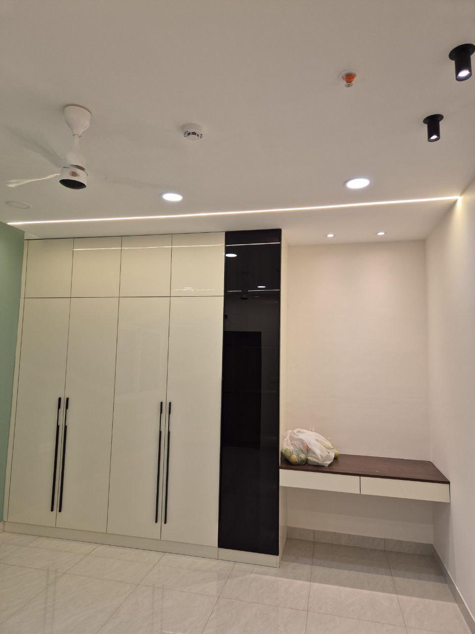 4 BHK + Pooja Room Apartment For Rent in DSR The Classe