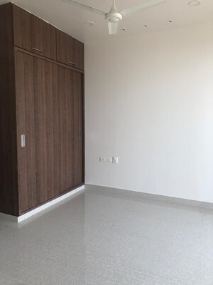 Room in 4 BHK Apartment at Lodha Bellezza Sky Villas, Kukatpally – for Rent