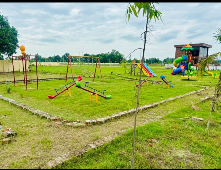 Garden, faizabad road  11000 Sq.Yd. Plot In Faizabad Road Lucknow 9435414