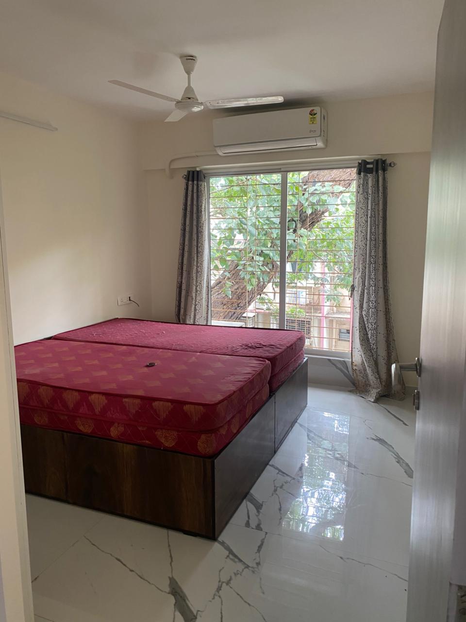 Pg For Rent in Vile Parle West 