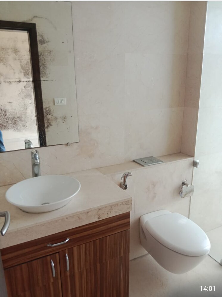 Bathroom, oberoi-realty-esquire 3 Bedroom 1366 Sq.Ft. Apartment In Goregaon East Mumbai 9435420