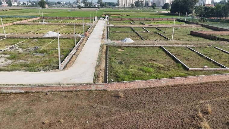 Garden, anam-valley  1204 Sq.Ft. Plot In Faizabad Road Lucknow 9435450
