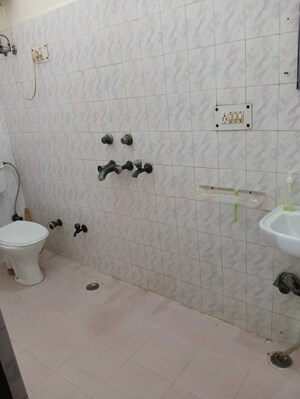 Bathroom in 2 BHK Builder Floor at The Nest Noida, Sector 31 – for Rent