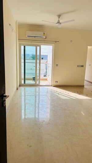 Room in 2 BHK Apartment at Shree Vardhman Victoria, Sector 70 – for Rent