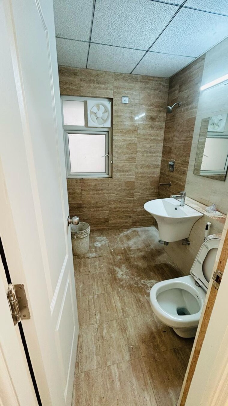 Bathroom, shree-vardhman-victoria 2 Bedroom 1350 Sq.Ft. Apartment In Sector 70 Gurgaon 9435459