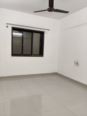 Room in 2 BHK Apartment at Rose Garden CHS Santacruz, Santacruz East – for Rent