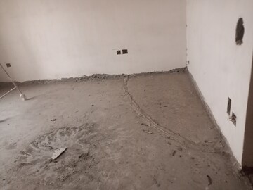 Room in 4 BHK Apartment at Jaypee Greens Knight Court, Sector 128 – for Sale