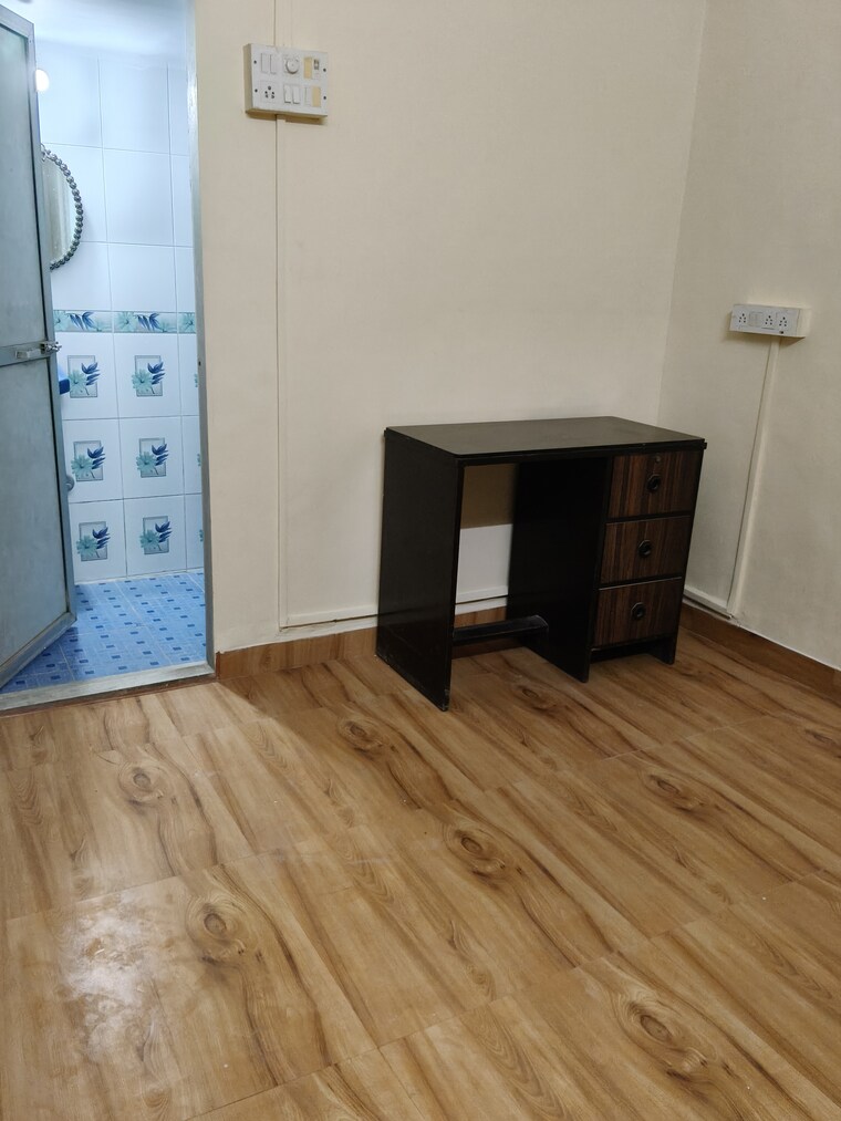 Room, sarla-garden 2 Bedroom 1000 Sq.Ft. Apartment In Vakola Mumbai 9435548