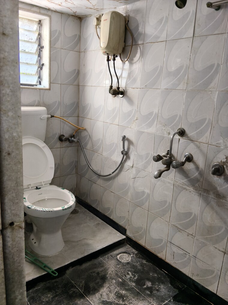 Bathroom, alpa-park-chs 2 Bedroom 500 Sq.Ft. Apartment In Ghatkopar West Mumbai 9435578