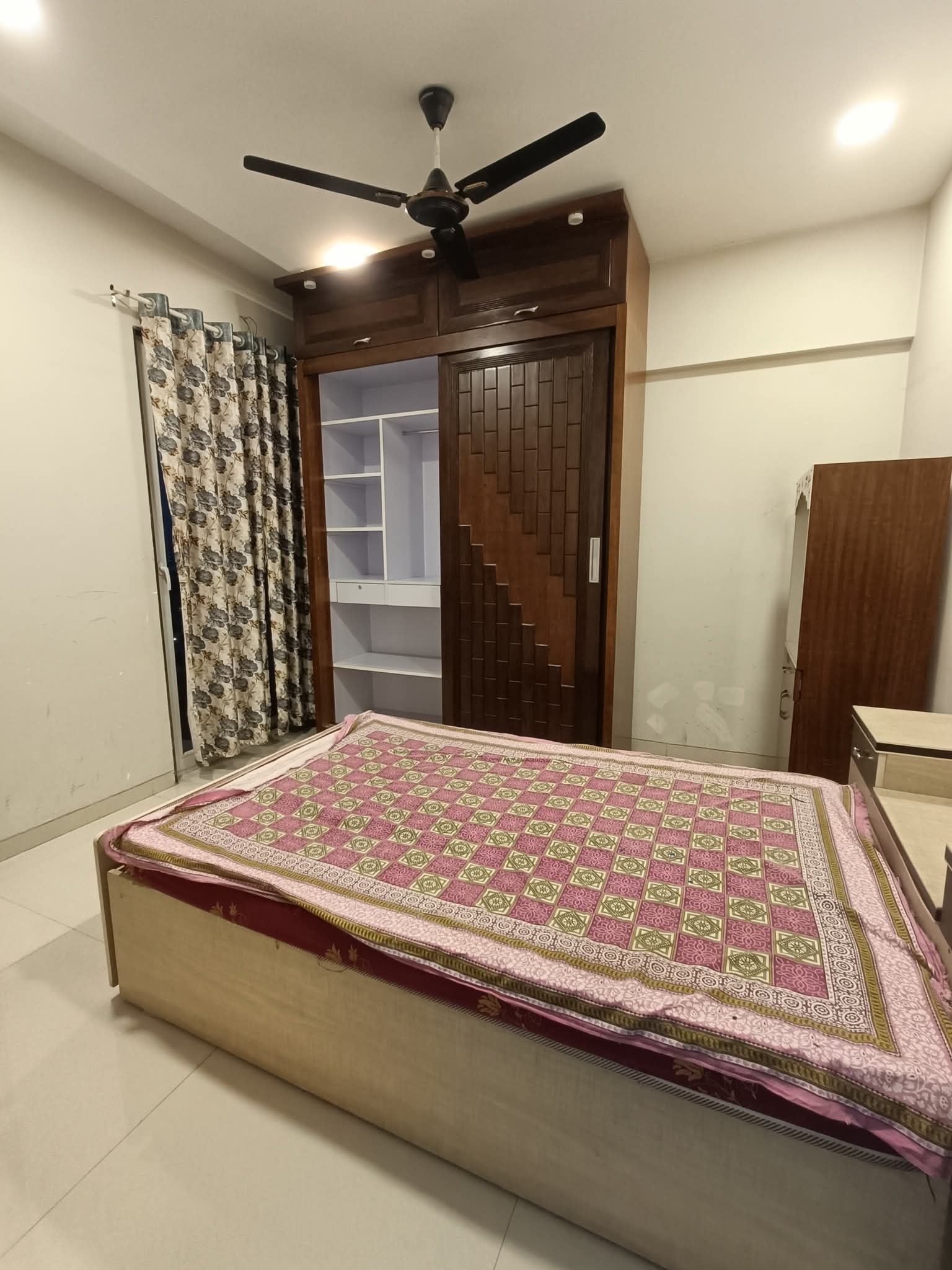 2 BHK Apartment For Rent in Goel Ganga Serio