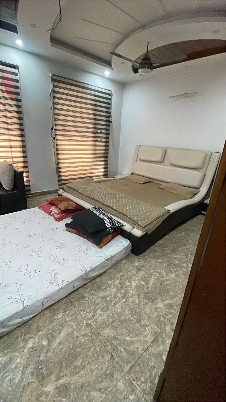 Bedroom, vip road 5 Bedroom 250 Sq.Yd. Independent House In Vip Road Zirakpur 9435623