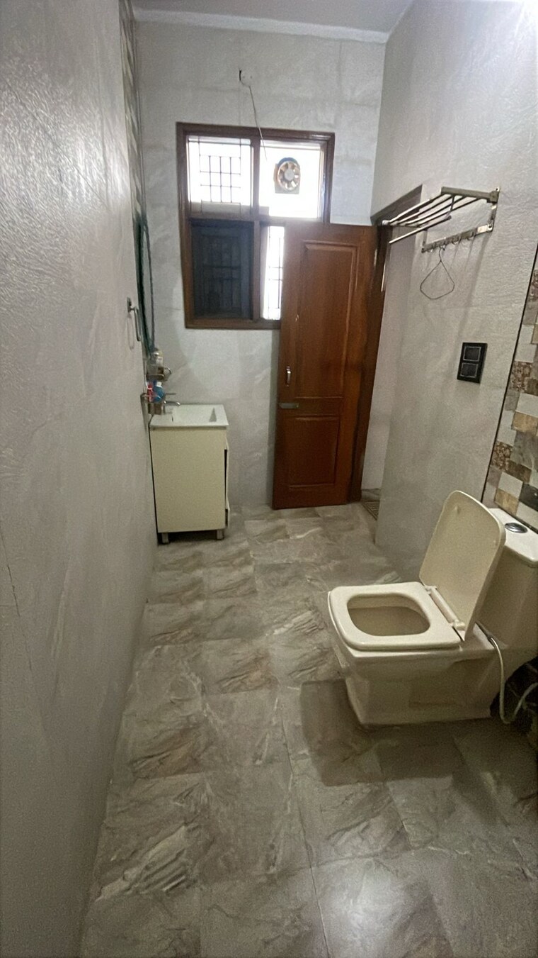 Bathroom, vip road 5 Bedroom 250 Sq.Yd. Independent House In Vip Road Zirakpur 9435623