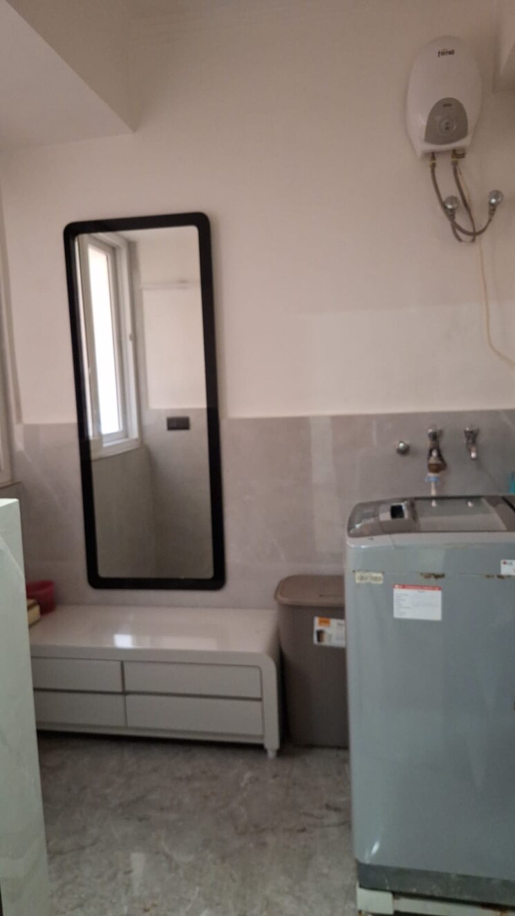 undefined, ip extension 3 Bedroom 1600 Sq.Ft. Apartment In Ip Extension Delhi 9435675