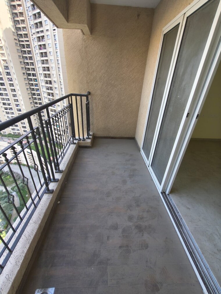 Balcony, k-raheja-reserve 6 Bedroom 2600 Sq.Ft. Apartment In Mohammadwadi Pune 9435670