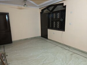 Room in 3 BHK Builder Floor at Raja Park – for Rent