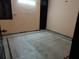 Room in 3 BHK Builder Floor at Raja Park – for Rent