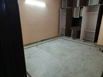 Room in 3 BHK Builder Floor at Raja Park – for Rent