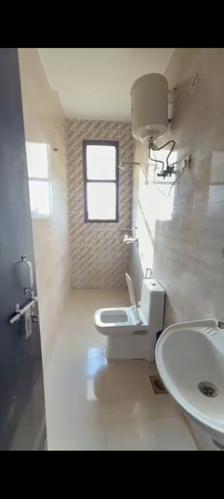 Bathroom, chattarpur 2 Bedroom 830 Sq.Ft. Builder Floor In Chattarpur Delhi 9435740