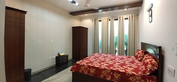 Bedroom in 6+ BHK Independent House at Sector 26 – for Rent