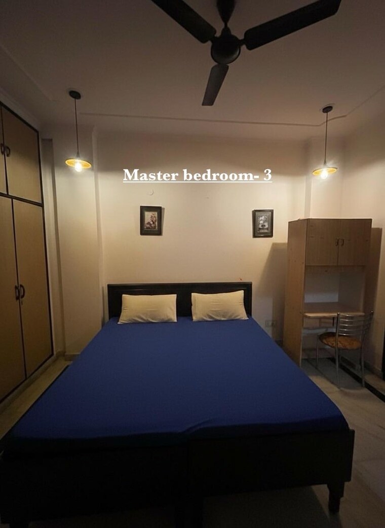 Bedroom, vasant vihar 4 Bedroom 400 Sq.Yd. Builder Floor In Vasant Vihar Delhi 9435727